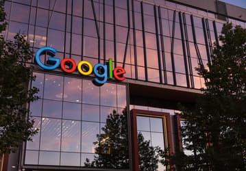 Alphabet хочет занять до $25 млрд для финансирования ИИ на фоне рекордных расходов
