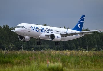 Boeing 737 и Airbus A320, в сторону. Первый серийный российский самолет МС-21-310 поднялся в небо