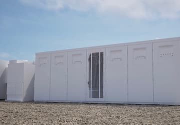 SpaceX купила аккумуляторов Tesla Megapack на $329 млн с начала 2026 года