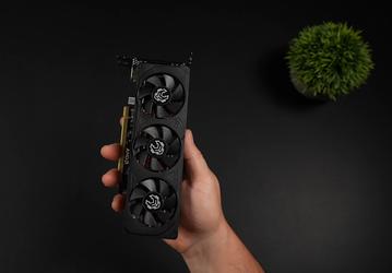 Это самая мощная низкопрофильная игровая видеокарта, которая легко тянет игры в 1440p. Появились первые тесты маленькой Vastarmor Radeon RX 9060 XT