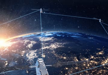 Канада вложит почти $2 млрд в спутниковую связь Telesat для Арктики и расширит группировку Lightspeed
