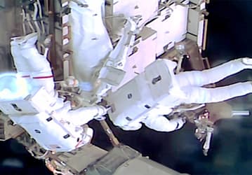 Астронавты NASA выполнили выход в открытый космос для модификации энергосистемы МКС