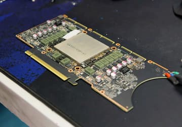 Старенькие майнинговые карты Nvidia CMP 170HX взлетели в цене на порядок, так как появилась возможность разблокировать очень много памяти