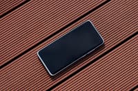 Представлен уникальный смартфон Meizu с белым экраном [Обновлено]
