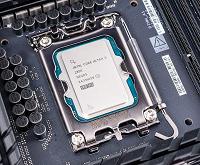 Core Ultra 9 285K может и провалился в ряде тестов, но несколько новых мировых рекордов он установил. Достаточно было разогнать до 7,5 ГГц 