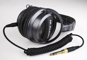 M-Audio  Studiophile Q40 — динамические  наушники закрытого типа