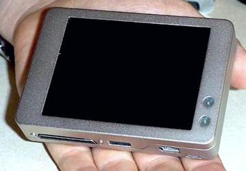 Windows XP компьютер весом 250 г на Crusoe TM5800