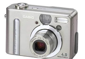 Миниатюрная 4-мегапиксельная камера QV-R4 от Casio