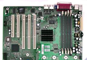 Фото дня: двухпроцессорная Intel SE7500CW2 и 2,4 ГГц Intel Xeon под нее...