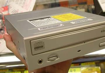 Новый перезаписывающий CD-RW привод от Asustek