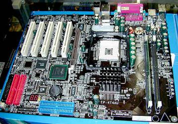 EP-4T4AU от EPoX: I850E + ICH4  + 32-битная память RDRAM