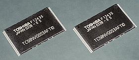 1 Гбит чипы NAND флэш-памяти от Toshiba с нормами 0,13 мкм техпроцесса