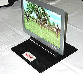 15-дюймовый OLED дисплей от Sanyo