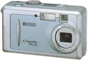 Ricoh Caplio RR230: дизайн куплен у Konica Minolta?