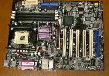 Специальный выпуск Black Pearl платы ASUSTeK P4PE