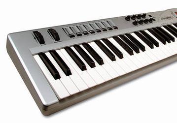 Новая мультимедийная клавиатура Radium 49 USB MIDI от M-Audio