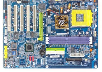 Gigabyte releases its VIA KT600 model as well: GA-7VT600 1394