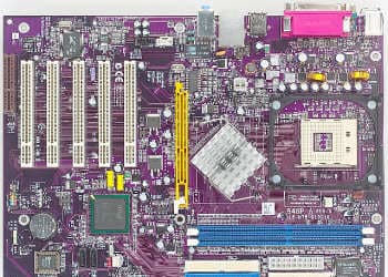ECS 848P-A: an i848P-based model from Elitegroup