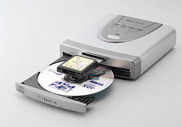Card Media DigiMagic: a portable card reader and CD recorder