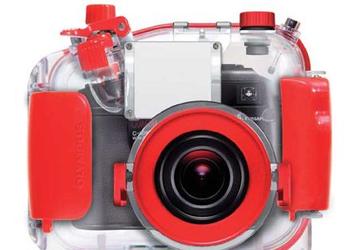 Olympus unveils underwater case for C-5060