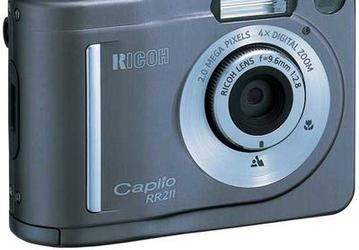 Caplio RR211  камера Ricoh с 2-мегапиксельной CMOS-матрицей