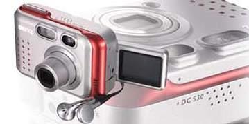 DC S30: цифровая камера BenQ, воспроизводящая MP3