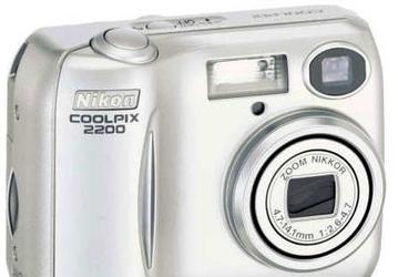Coolpix 2200 и 3200: новые цифровые камеры Nikon на CES 2004