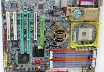 Gigabyte at CeBIT 2004: motherboards