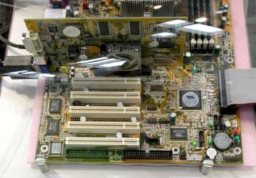 Чипсет VIA K8T800 Pro для платформы AMD64, официально
