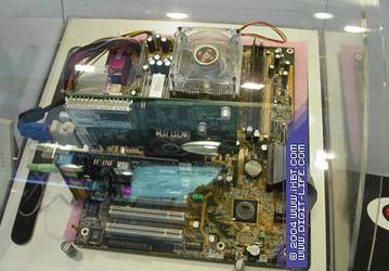 Computex 2004: more and more exhibits