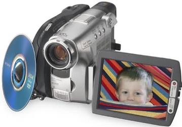 Sony DVD Handycam DCR-DVD301 — идея старая, экран новый