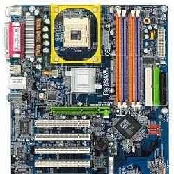 Gigabyte unveils GA-8TRX330-L and GV-RX70P solutions