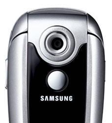 Samsung unveils compact SGH-X640 with integrated camera