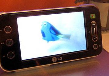 CeBIT 2005: портативный проигрыватель LG PM70