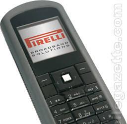 Pirelli Discus DualPhone DP L10: VoIP+GSM телефон от «шинной компании»