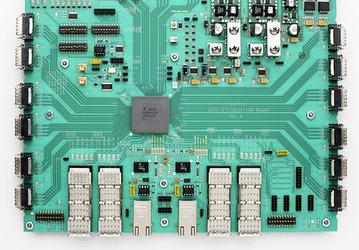 Fujitsu и CorEdge представляют 10 Гбит/с MicroTCA-модуль 