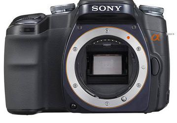 Sony Alpha 100: первые спецификации и изображения камеры и объективов