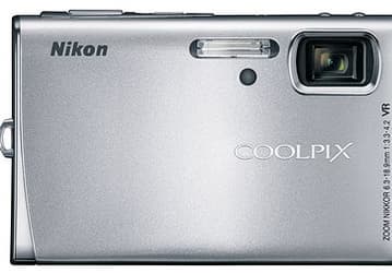 Nikon Coolpix S50 и S50c: алюминиевые "ультракомпакты" с Wi-Fi и без 