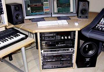 ADAM Audio System 1-10 - младшие мониторы плюс сабвуфер по умеренной для ADAM цене