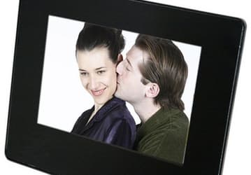 Mustek подготовила 9,5" фоторамку PF-A950PS с NXT-динамиками