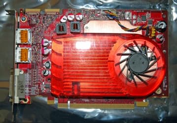 AMD Radeon HD 4760 впервые попадает в объектив фотокамеры