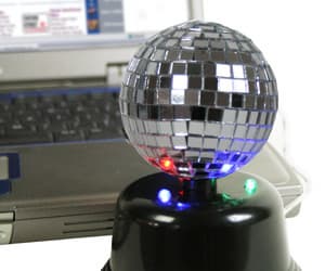Office Mirror Ball: атмосфера диско-клуба на рабочем столе