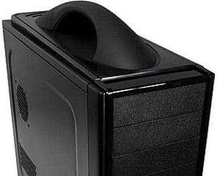 Хорошо вентилируемый и вместительный корпус для ПК Thermaltake WingRS 301 удобно брать с собой 