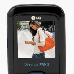 Бюджетный телефон LG GB109