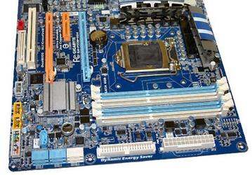Gigabyte GA-P55M-UD4 — плата типоразмера microATX на чипсете P55