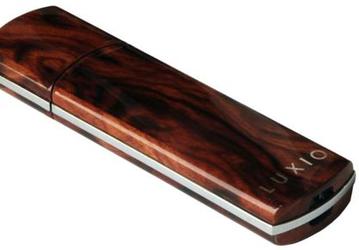 USB-накопитель Super Talent Luxio: 128 ГБ флэш-памяти и кожаный чехол за $350 
