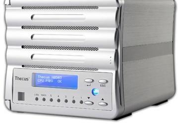 Cетевое хранилище Thecus N0503 ComboNAS поддерживает HDD двух типоразмеров 
