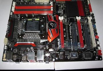 Фотогалерея дня: системная плата ASUS ROG Maximus III Formula