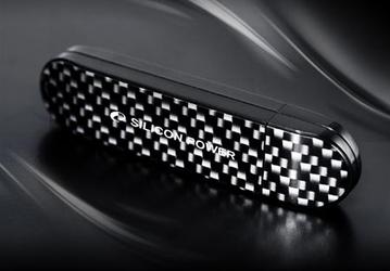 Silicon Power удваивает объем флагманского USB-накопителя LuxMini 920