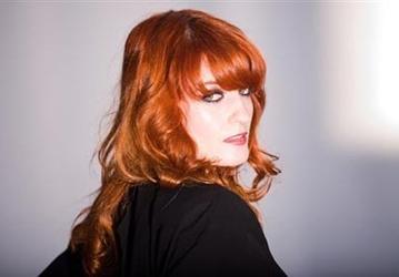 Florence and the Machine выпустит расширенную версию альбома Lungs